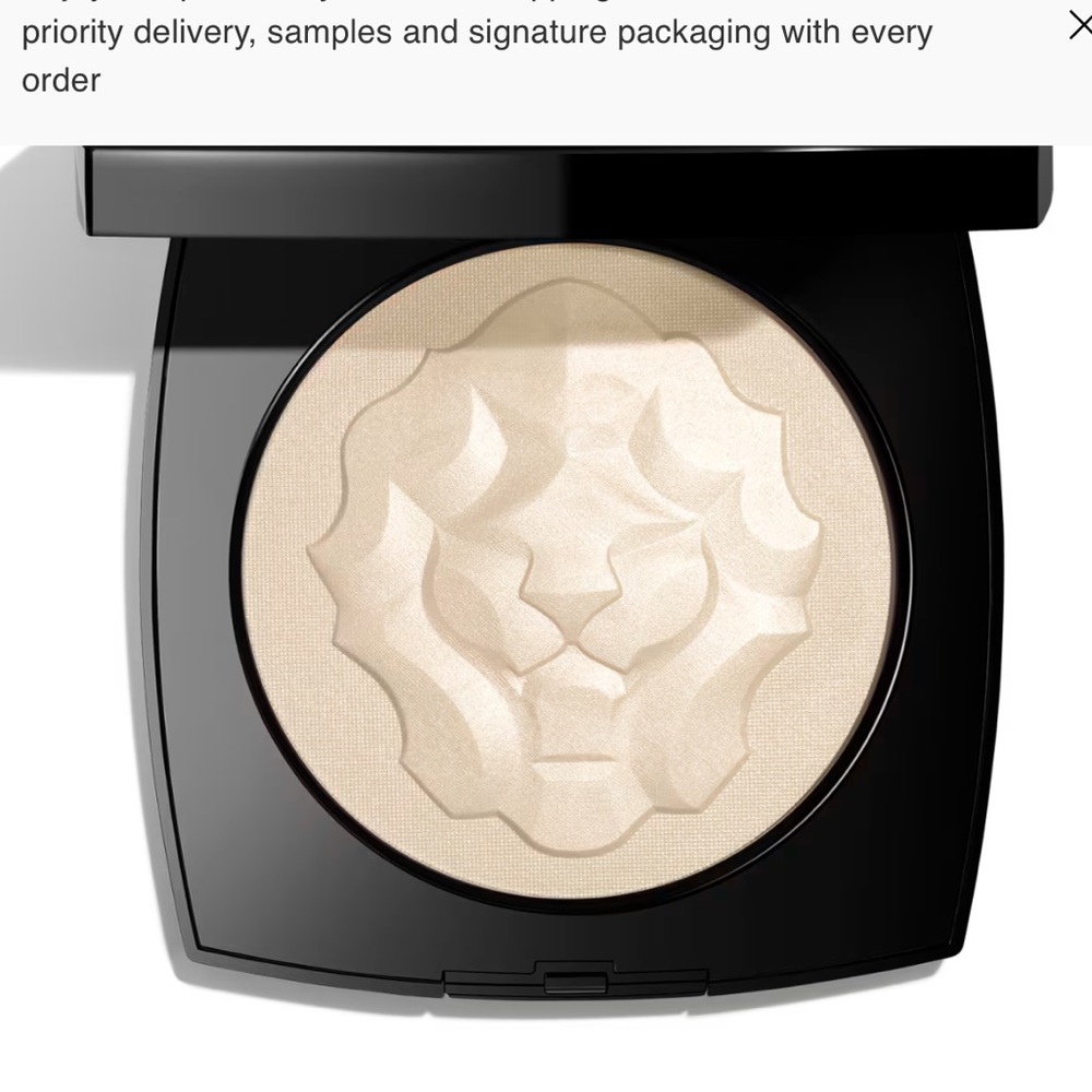 NIB Chanel le lion oversized illuminating powder in pearly white